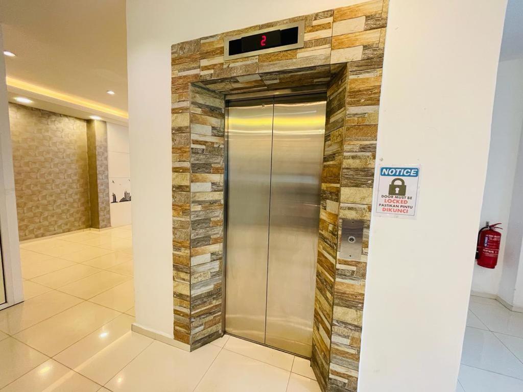 Hotel Zamburger Plaza Mahkota Malacca Екстериор снимка