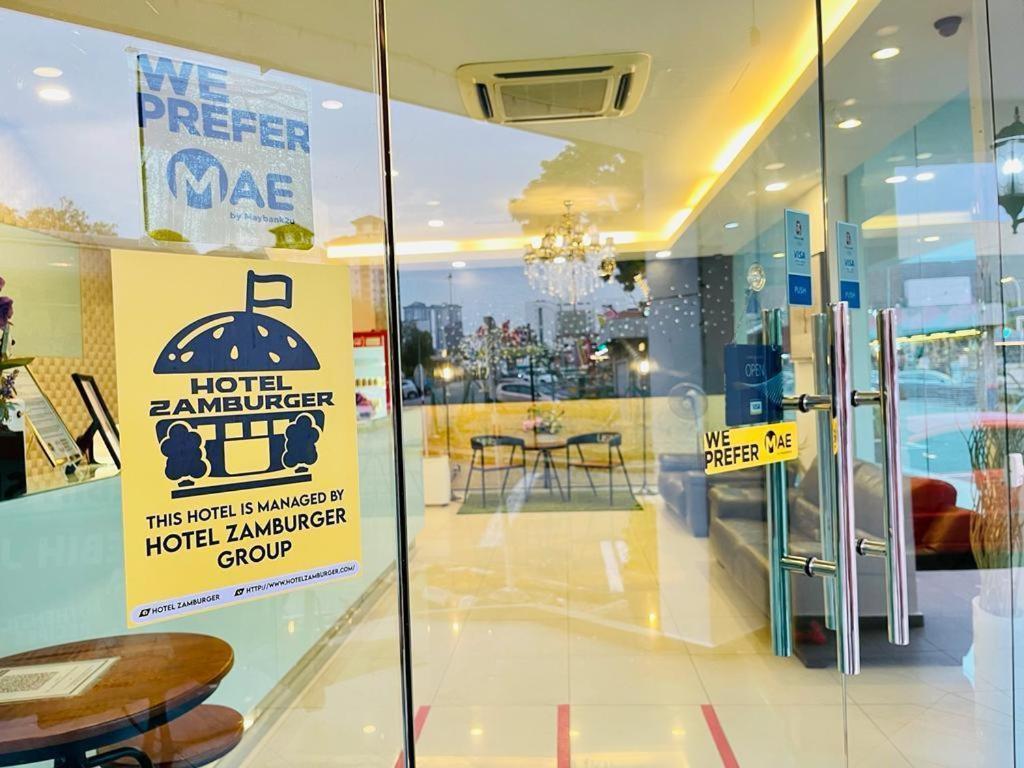 Hotel Zamburger Plaza Mahkota Malacca Екстериор снимка