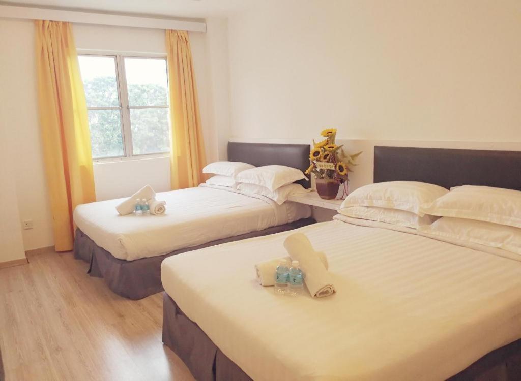 Hotel Zamburger Plaza Mahkota Malacca Екстериор снимка
