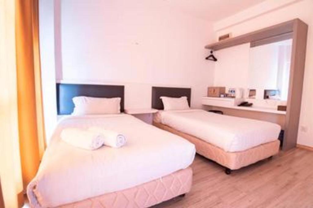 Hotel Zamburger Plaza Mahkota Malacca Екстериор снимка